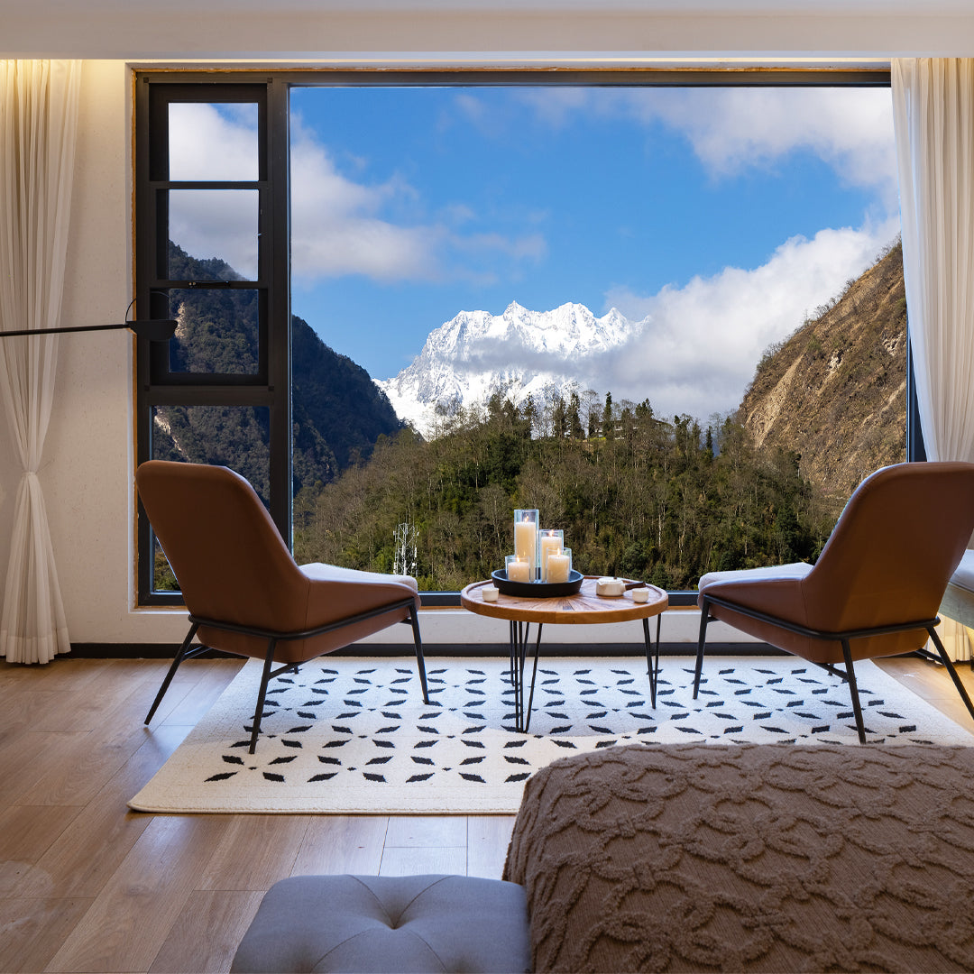 【Exclusive Car & Guide Services】2-Day 1-Night Hailuogou Hot Spring Retreat（Chengdu Round Trip Packages）