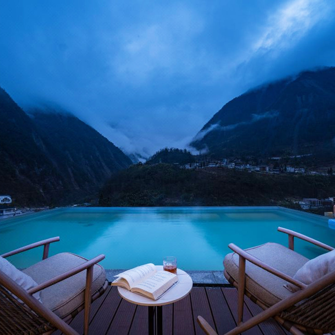 【Exclusive Car & Guide Services】2-Day 1-Night Hailuogou Hot Spring Retreat（Chengdu Round Trip Packages）